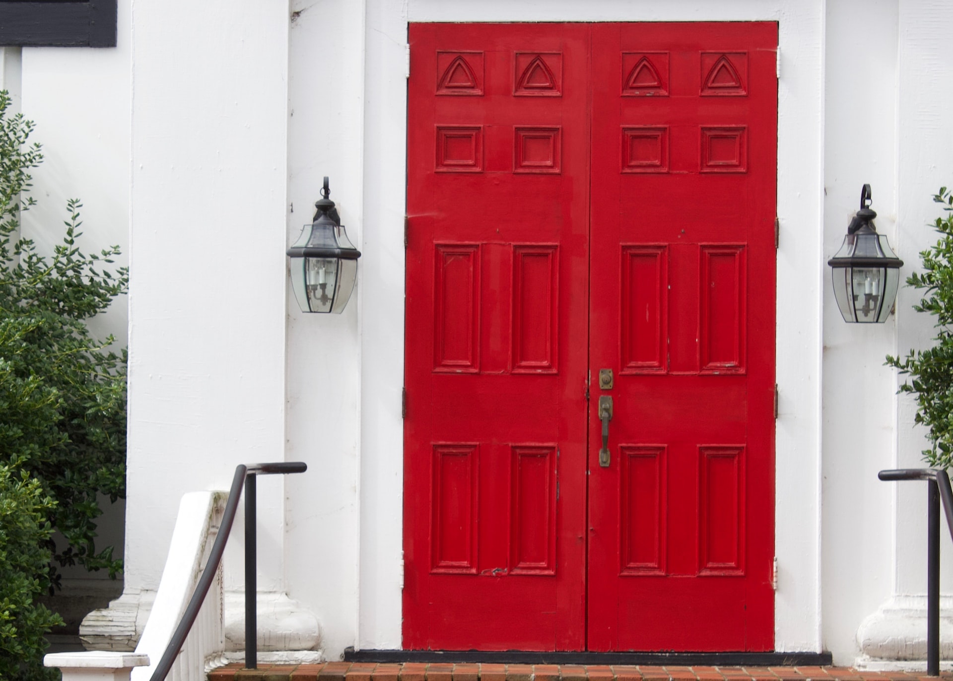 How to Paint an Interior Door without Removing it