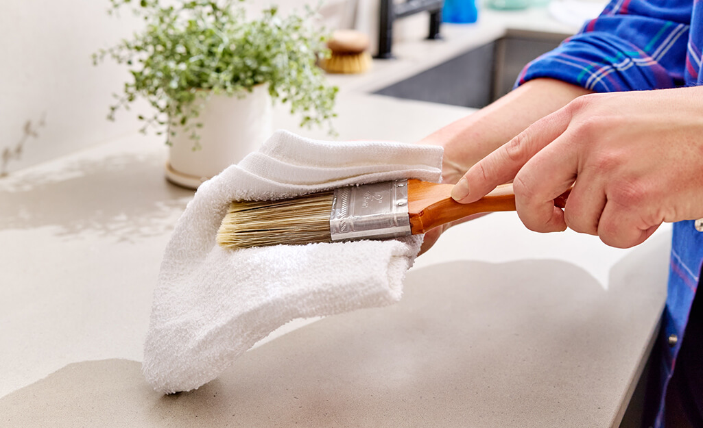 EFFECTIVE STEPS FOR THOROUGHLY CLEANING YOUR PAINTBRUSH